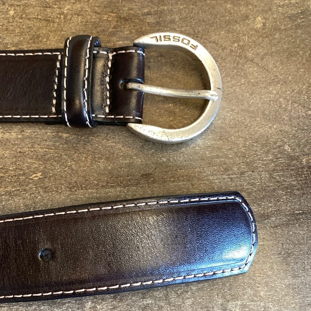 Fossil Men's Dark Brown Stitched Leather Belt Silver Tone Buckle Size M‎ Classic